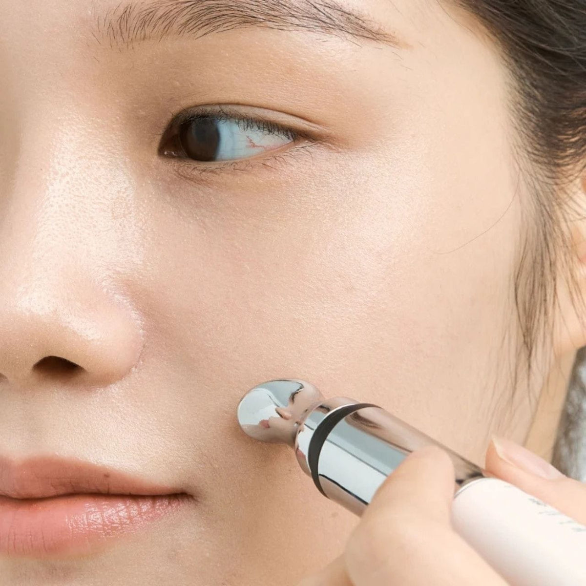 HEVEBLUE Black Yuja Bean Lifting Auto Eye Cream - 15 ml